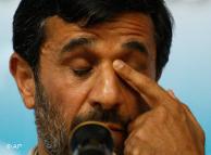 محمود احمدی‌نژاد، کاندیدای نیروهای محافظه‌کار و نظامیان